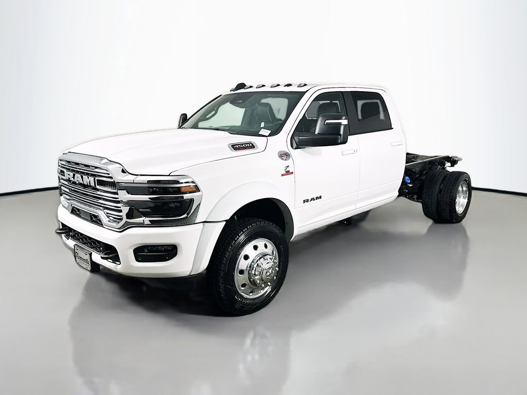 New 2026 RAM 4500 4x4 Crew Cab DRW image 3