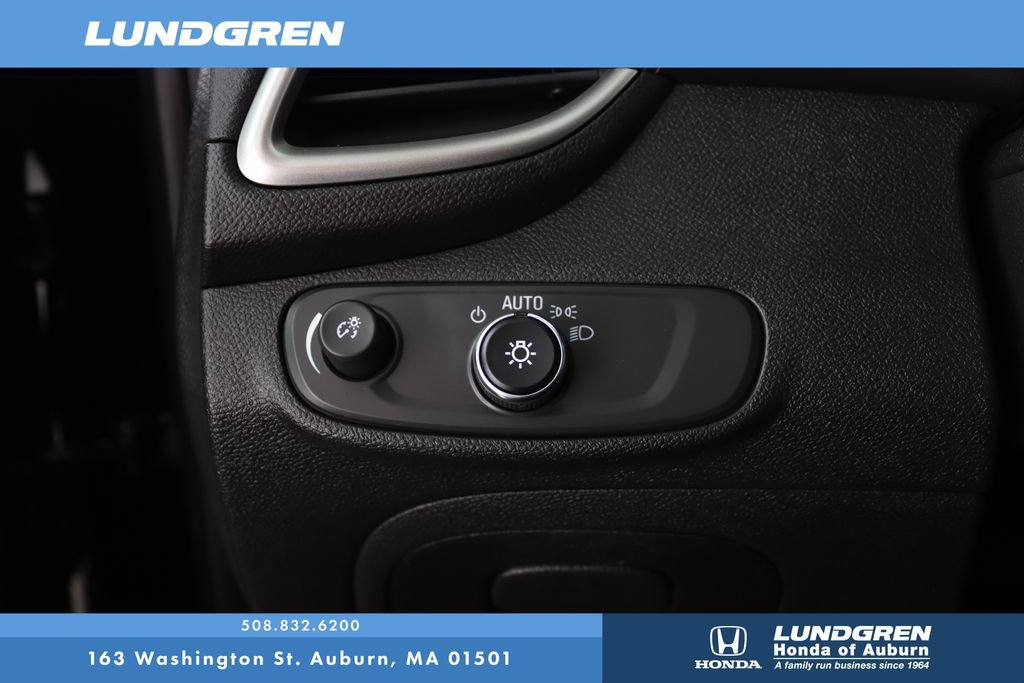 Used 2020 Chevrolet Trax LT w/ Redline Edition FWD image 26