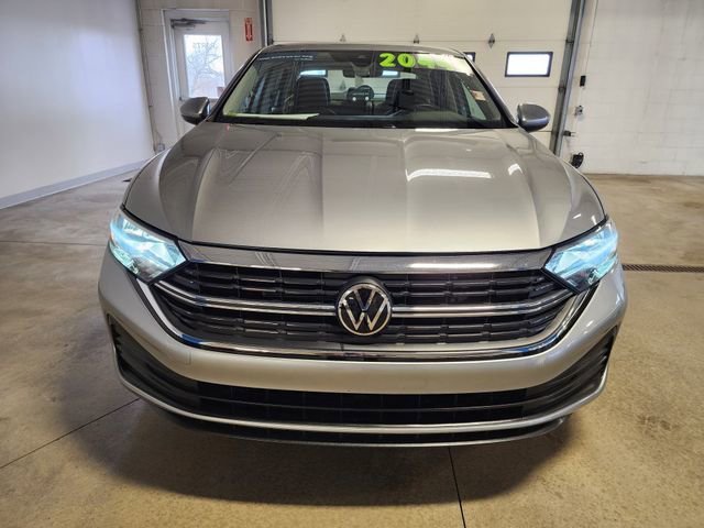 Used 2024 Volkswagen Jetta SE FWD image 7