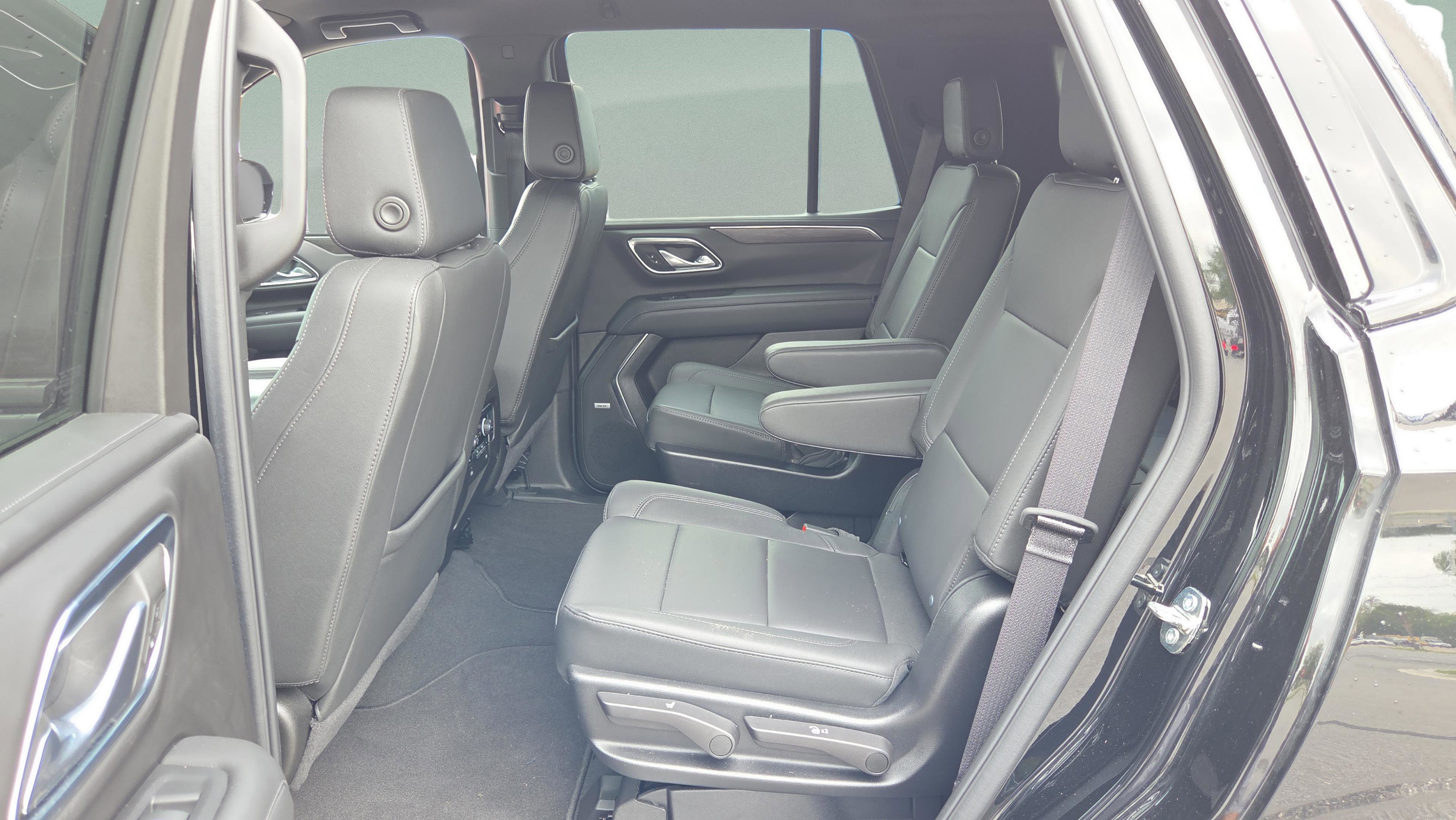 Used 2024 Chevrolet Tahoe Z71 w/ Luxury Package image 10