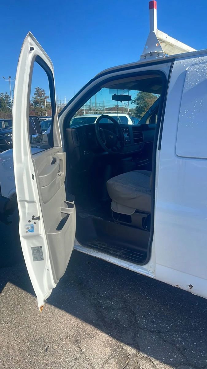 Used 2013 Chevrolet Express 1500 AWD image 11