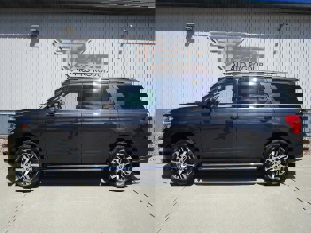 Used 2022 Ford Expedition XLT image 4