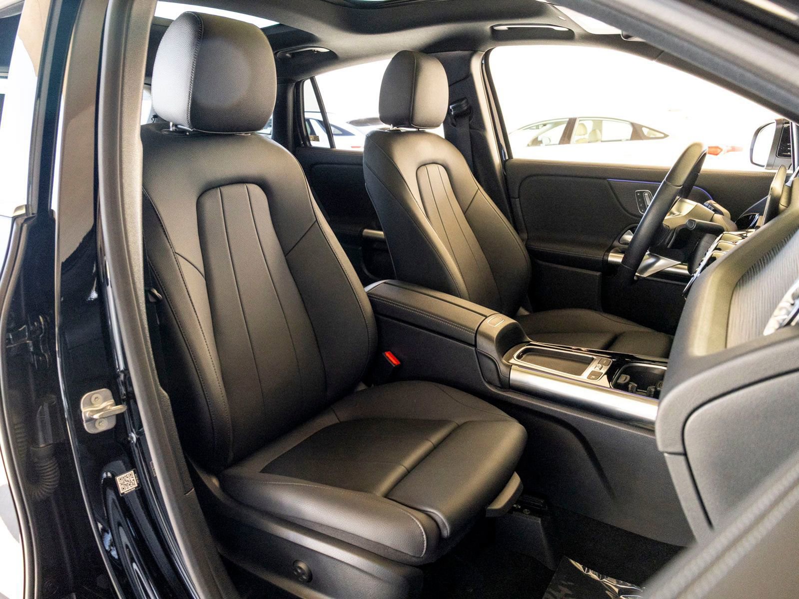 Used 2025 Mercedes-Benz GLA 250 image 27