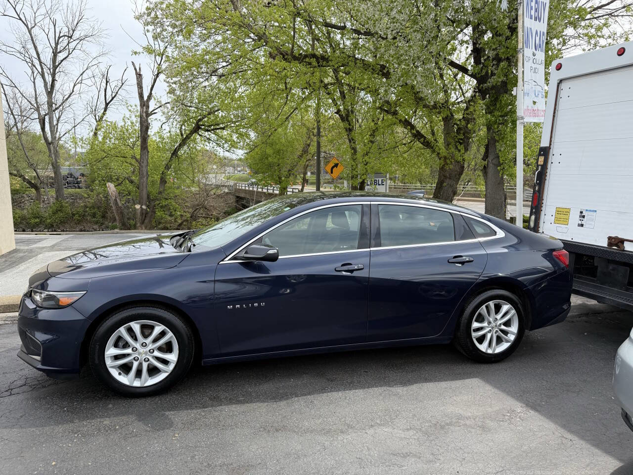 Used 2016 Chevrolet Malibu LT w/ Leather Package FWD image 5