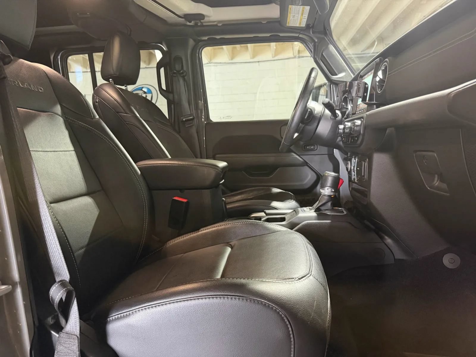 Used 2022 Jeep Gladiator Overland w/ Popular Equipment Package AWD/4WD image 10
