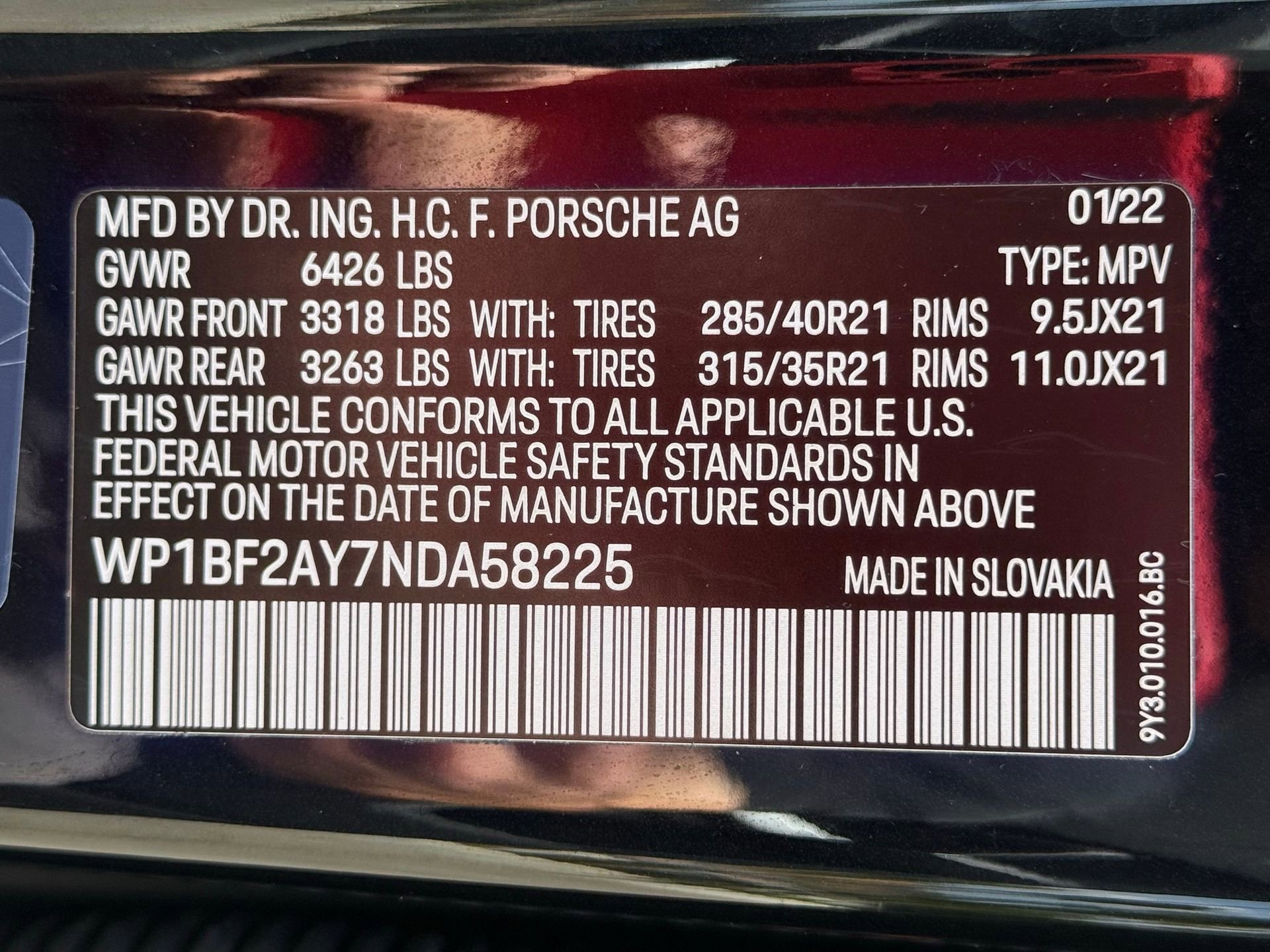Certified 2022 Porsche Cayenne Turbo w/ Performance Package (PG2) AWD/4WD image 37