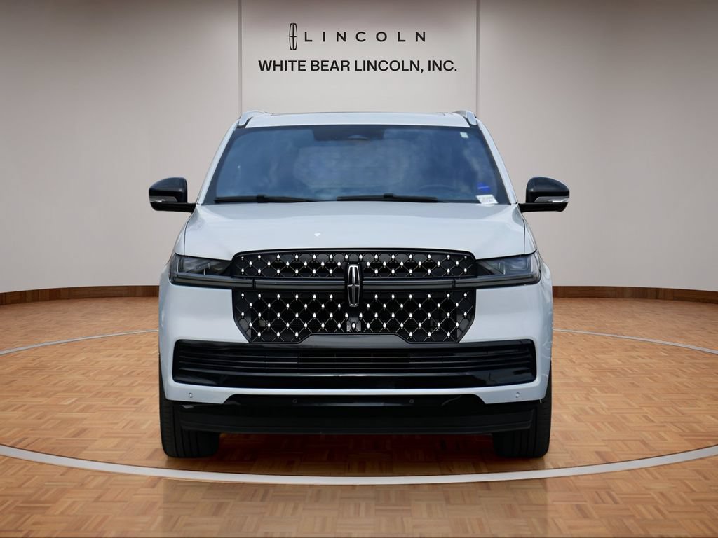 Used 2025 Lincoln Navigator Black Label AWD/4WD image 2