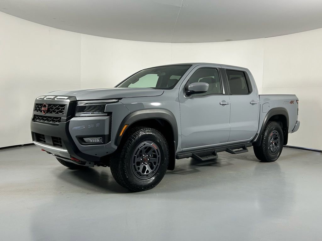 Used 2025 Nissan Frontier PRO-4X image 3