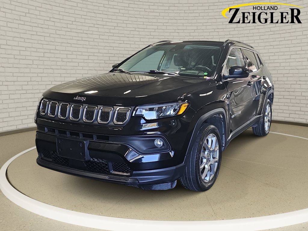 Used 2022 Jeep Compass Latitude w/ Sun and Sound Group AWD/4WD image 1
