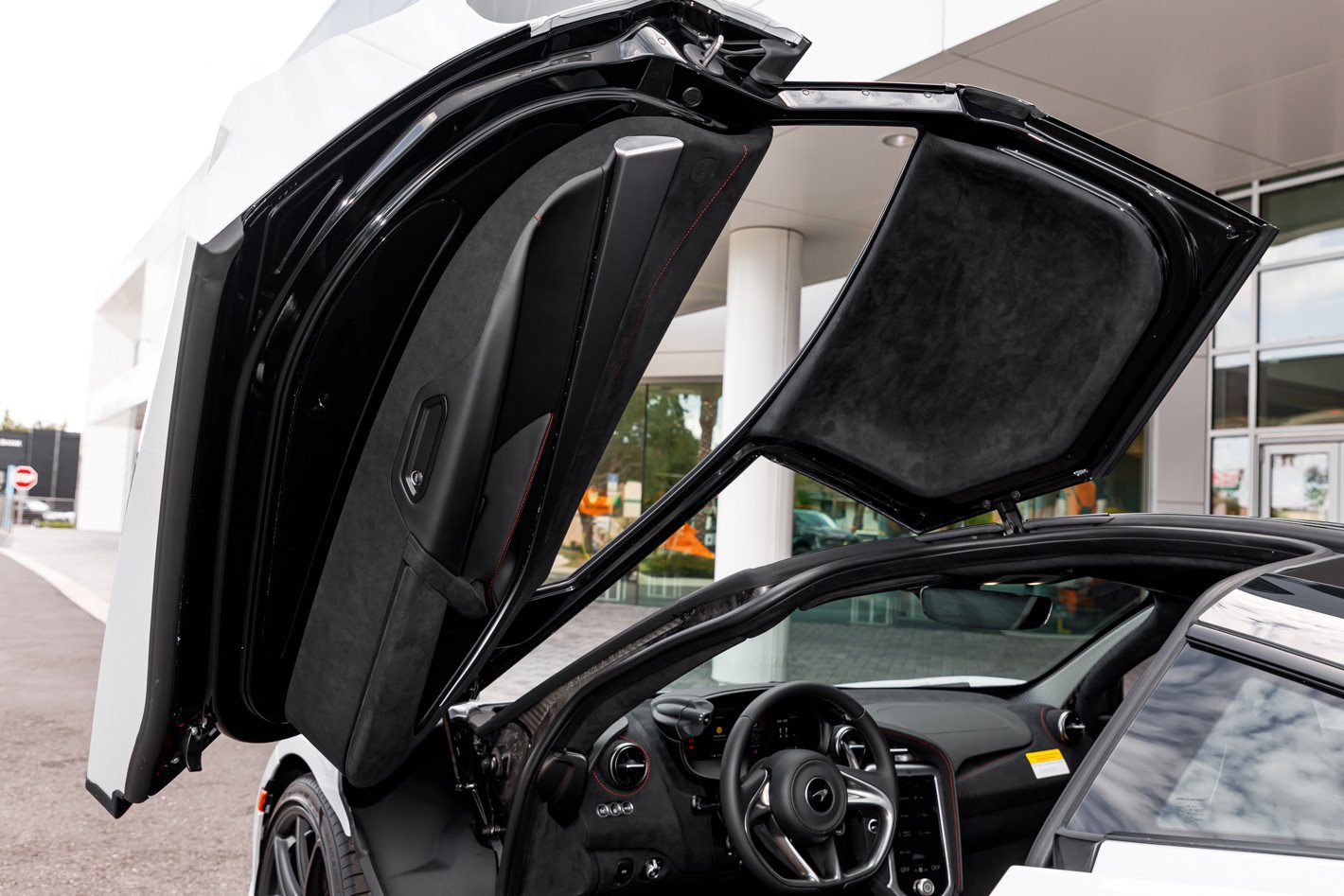 New 2026 McLaren 750S RWD image 30