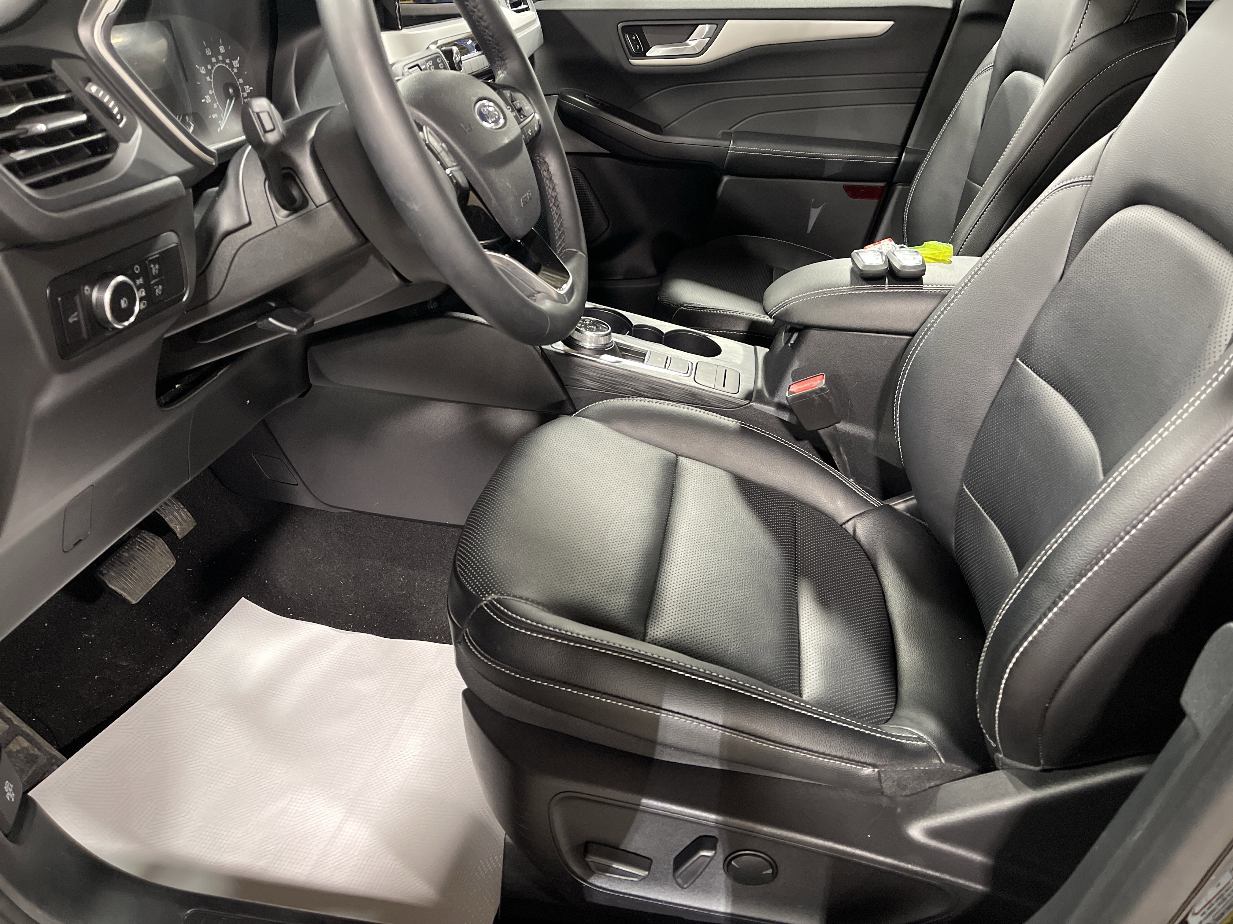 Used 2022 Ford Escape SEL image 9