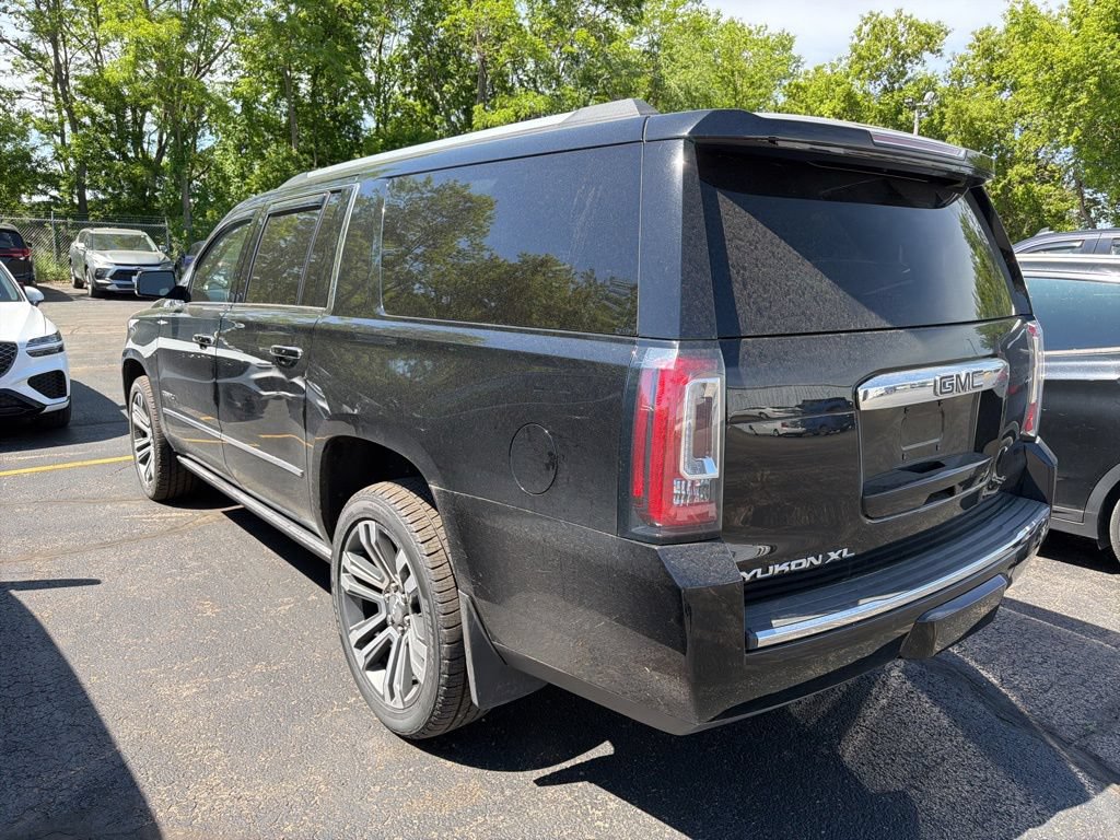 Certified 2019 GMC Yukon XL Denali w/ Denali Ultimate Package AWD/4WD image 4
