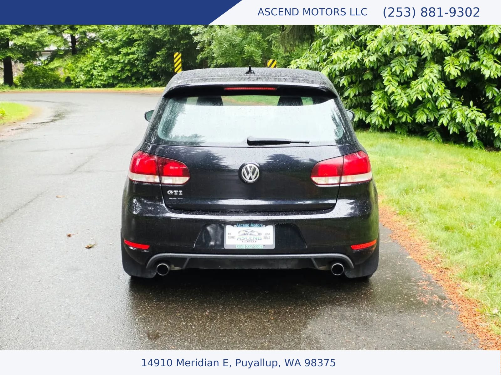 Used 2011 Volkswagen Golf 4-Door FWD image 4