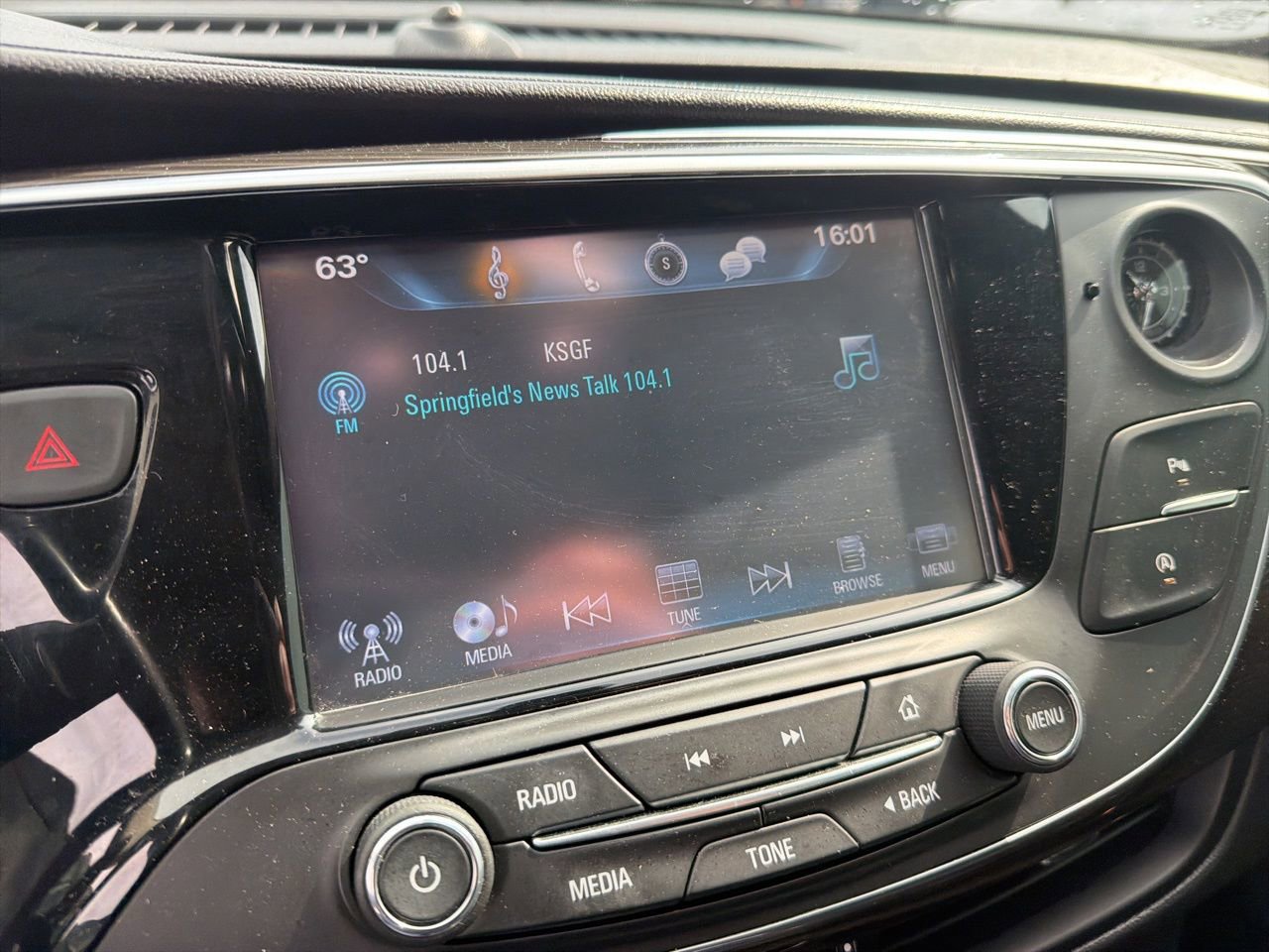 Used 2020 Buick Envision Essence image 22