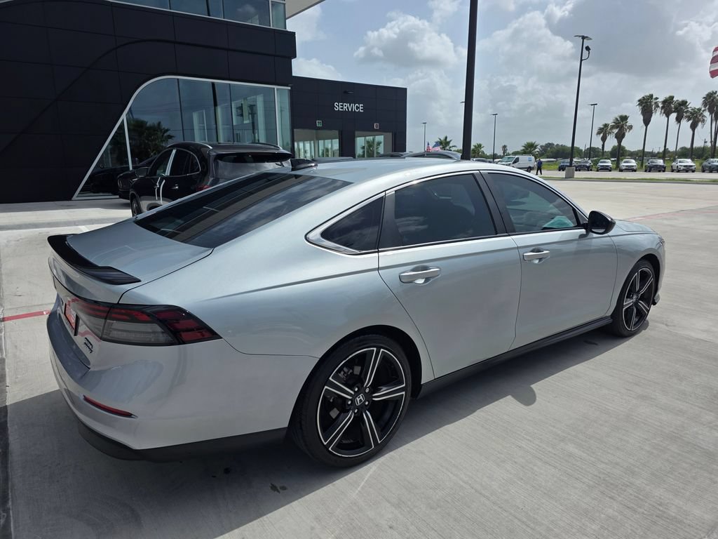 Used 2024 Honda Accord Sport image 7