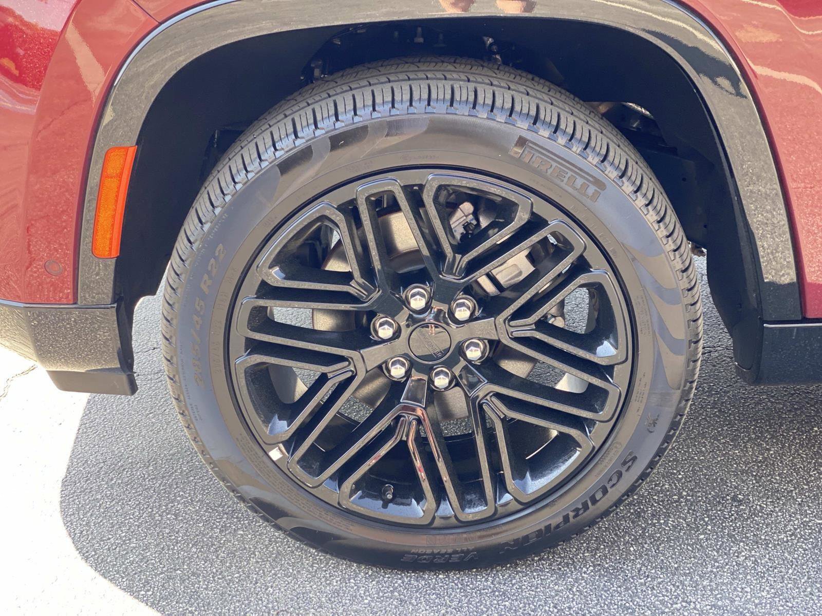 Certified 2024 Jeep Wagoneer Series II w/ Convenience Group I image 11