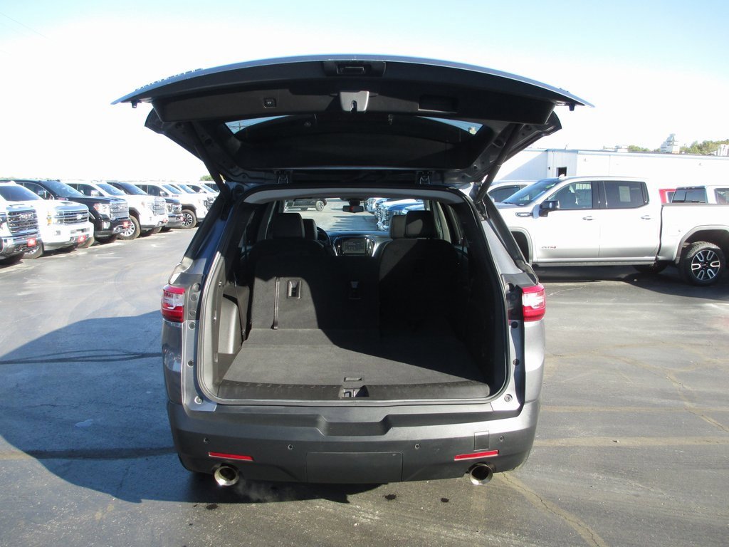 Used 2021 Chevrolet Traverse LT w/ LT Premium Package image 6