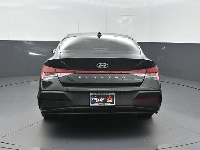 Used 2025 Hyundai Elantra Sport FWD image 25