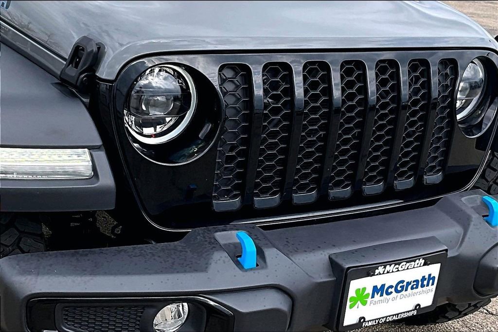 Used 2023 Jeep Wrangler Unlimited w/ Cold Weather Group AWD/4WD image 30