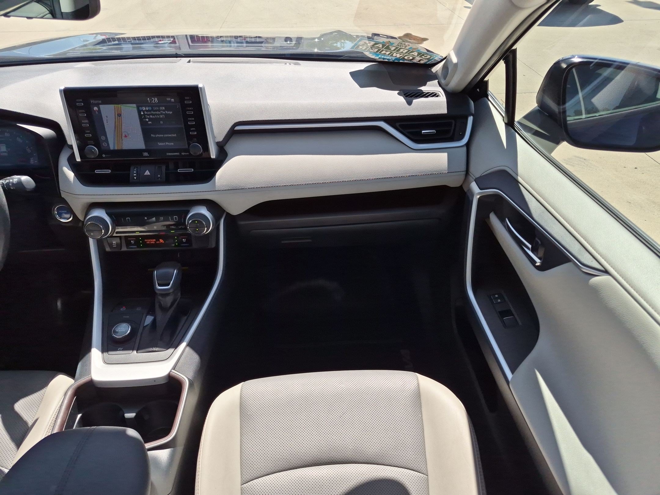 Used 2020 Toyota RAV4 Limited AWD/4WD image 30