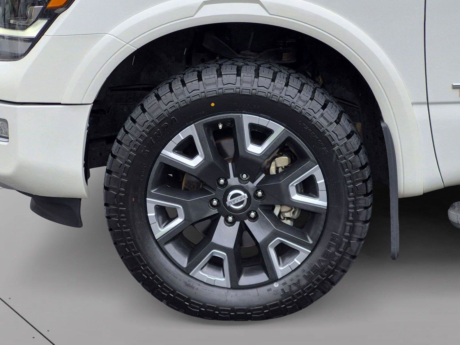 Used 2020 Nissan Titan Platinum Reserve AWD/4WD image 27