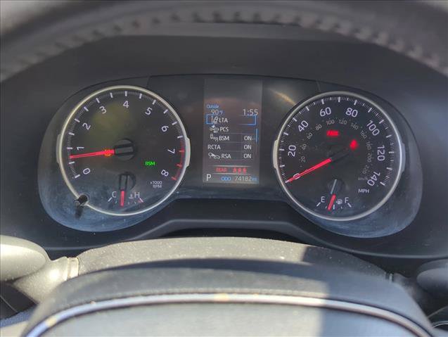 Used 2022 Toyota RAV4 XLE w/ Convenience Package FWD image 12