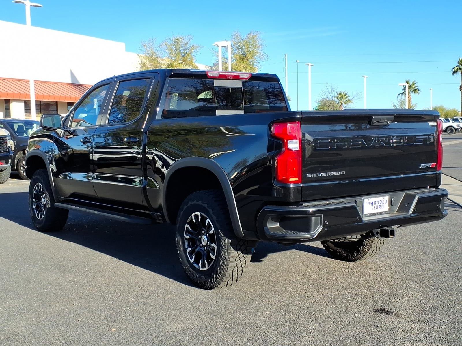 Used 2025 Chevrolet Silverado 1500 ZR2 w/ Technology Package image 3