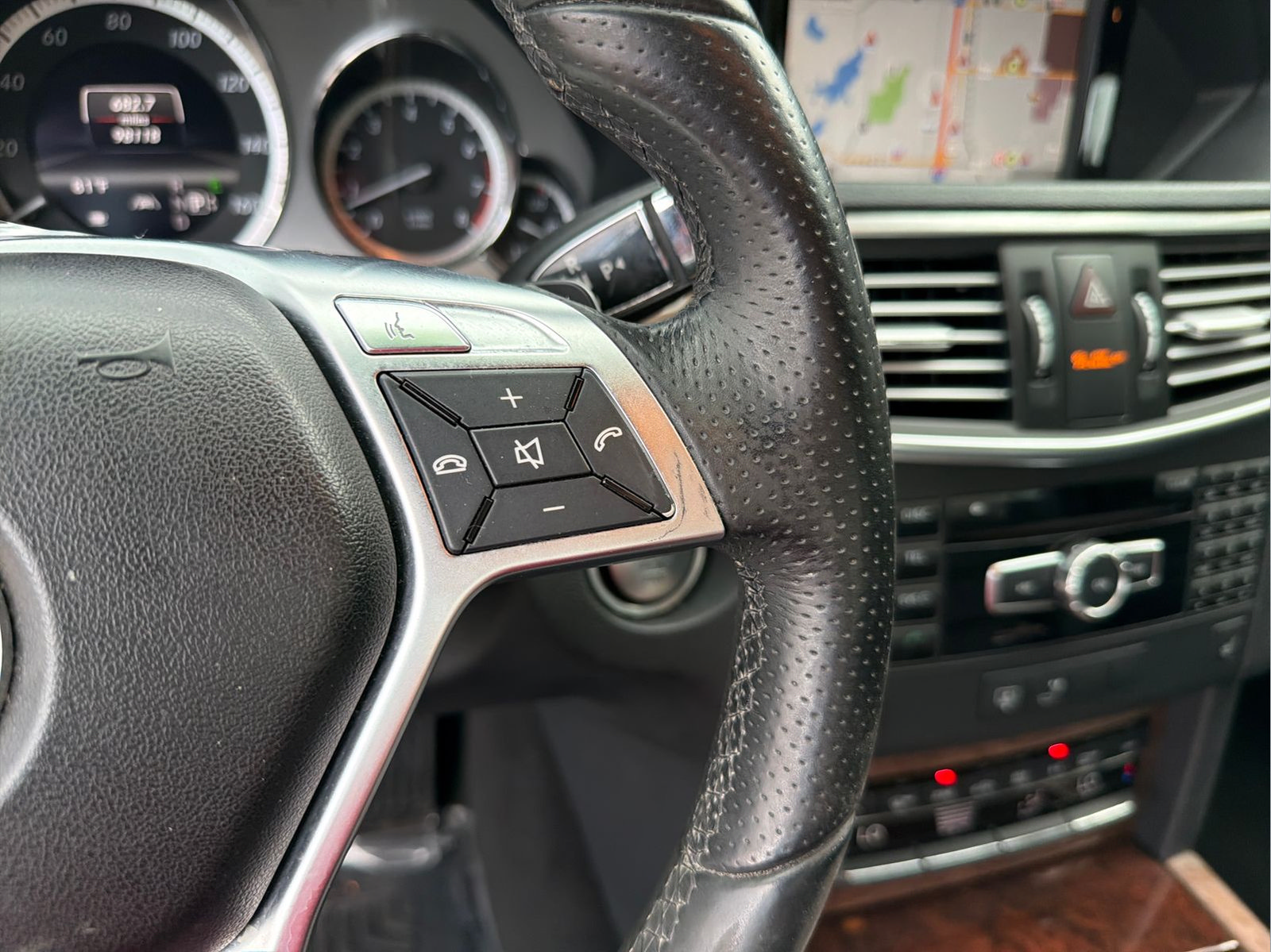 Used 2013 Mercedes-Benz E 350 Sedan image 16