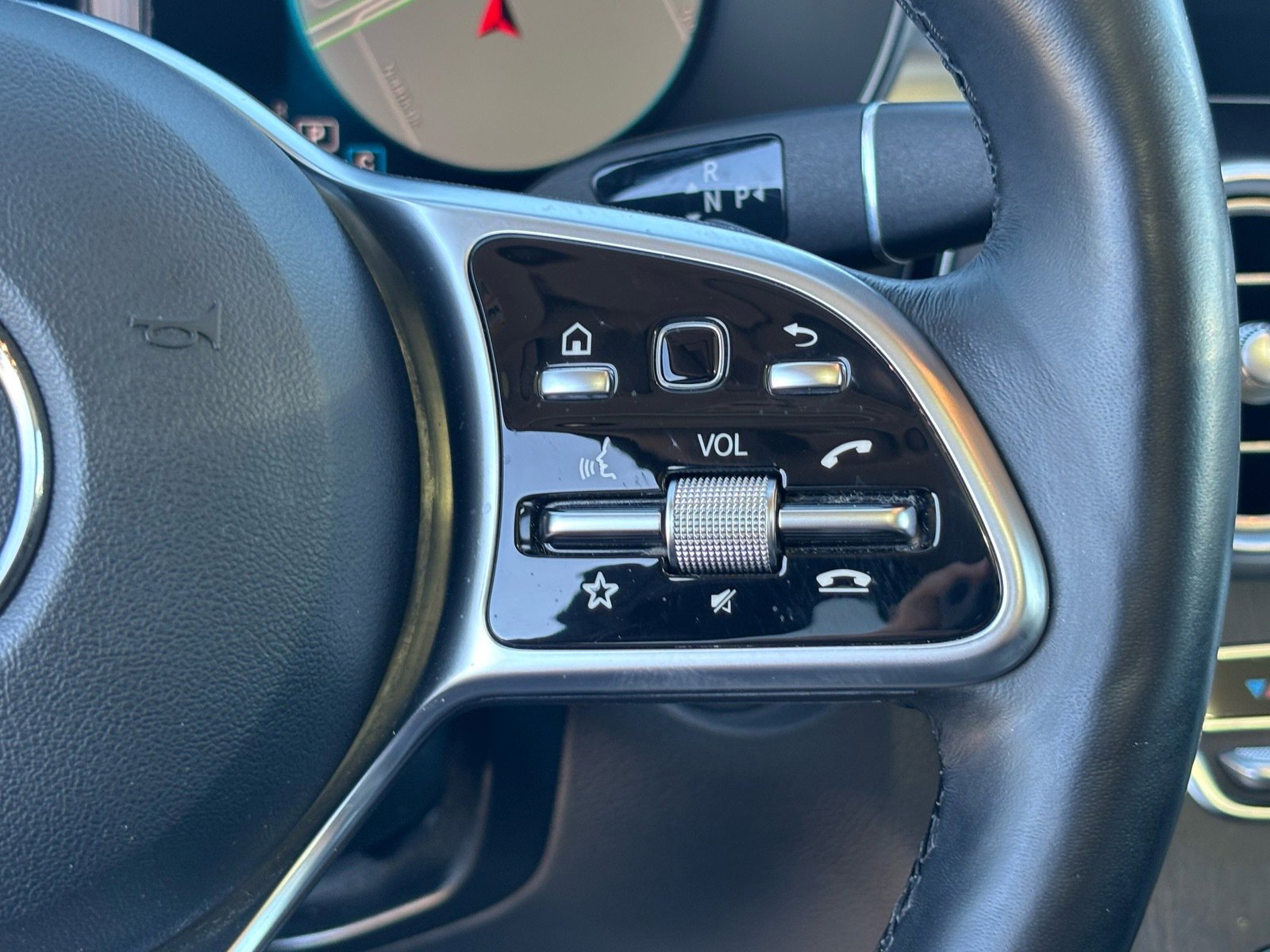 Used 2021 Mercedes-Benz GLC 300 GLC 300 w/ Premium Package image 12