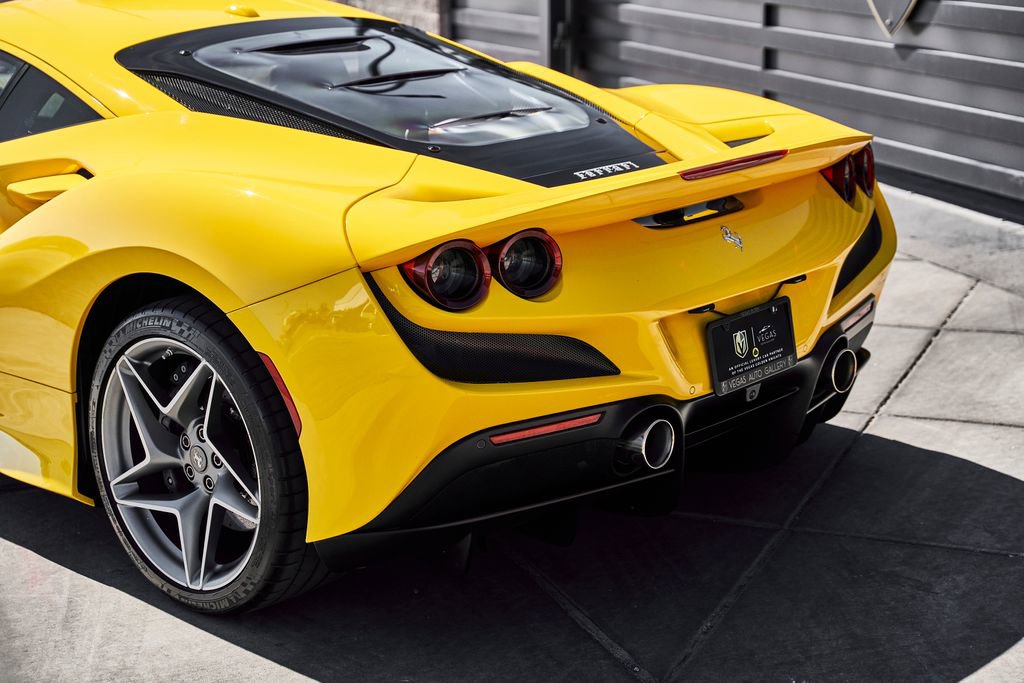 Used 2021 Ferrari F8 Tributo image 11