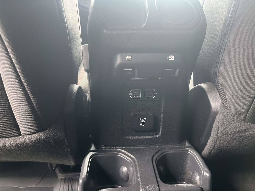 Used 2023 Jeep Wrangler Unlimited Rubicon w/ Cold Weather Group AWD/4WD image 13