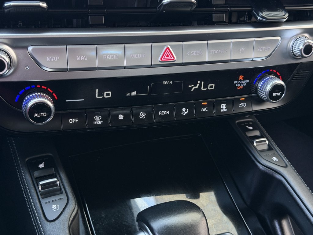 Used 2024 Kia Telluride EX w/ EX Captain's Chair Package FWD image 19