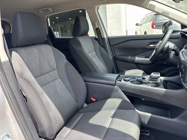 Used 2025 Nissan Rogue SV AWD/4WD image 14
