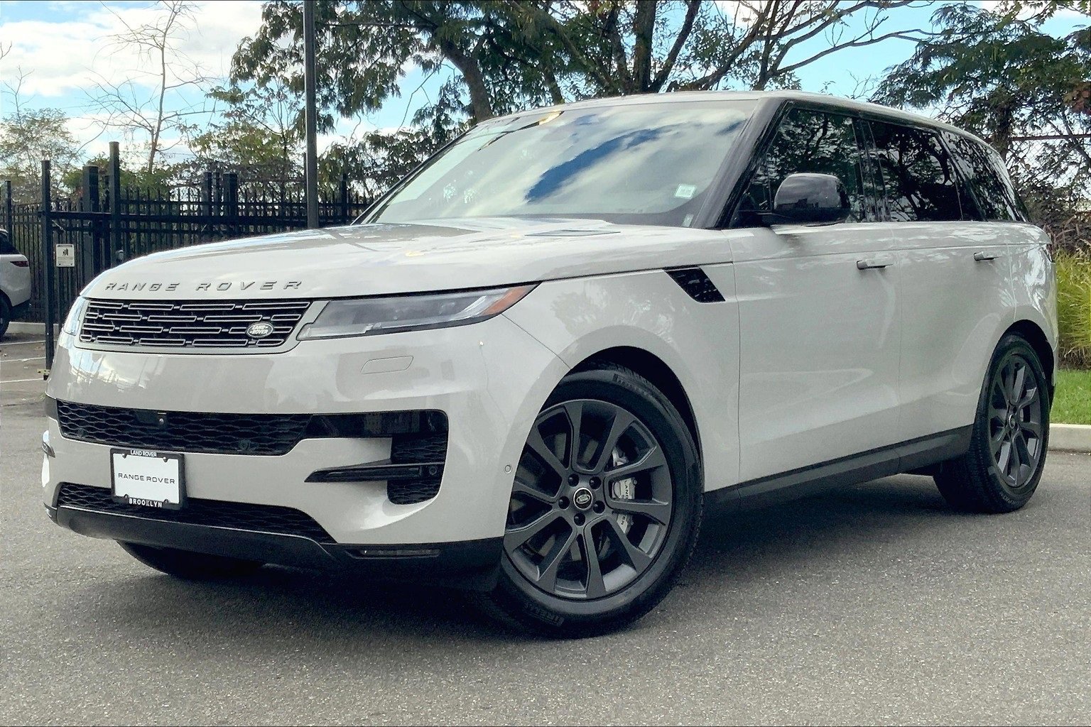 Used 2025 Land Rover Range Rover Sport