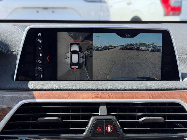 Used 2018 BMW 750i RWD image 52