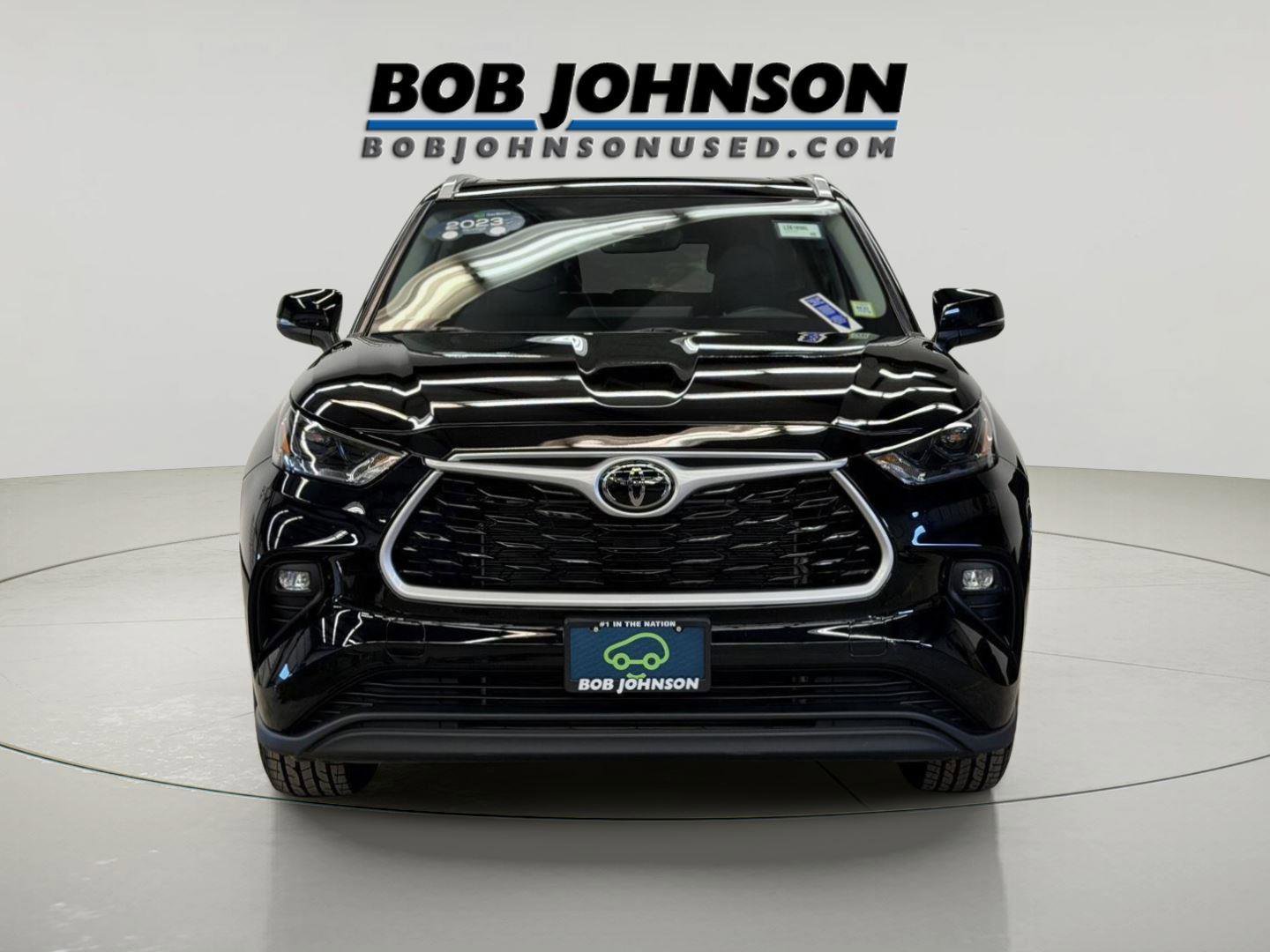 Used 2023 Toyota Highlander XLE AWD/4WD image 2