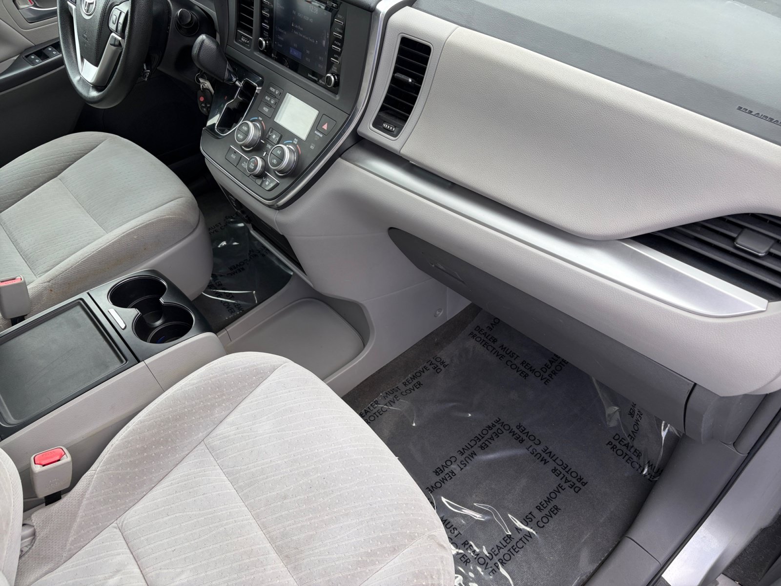 Used 2018 Toyota Sienna LE AWD/4WD image 28