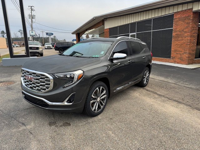 Used 2020 GMC Terrain Denali w/ Denali Premium Package image 2