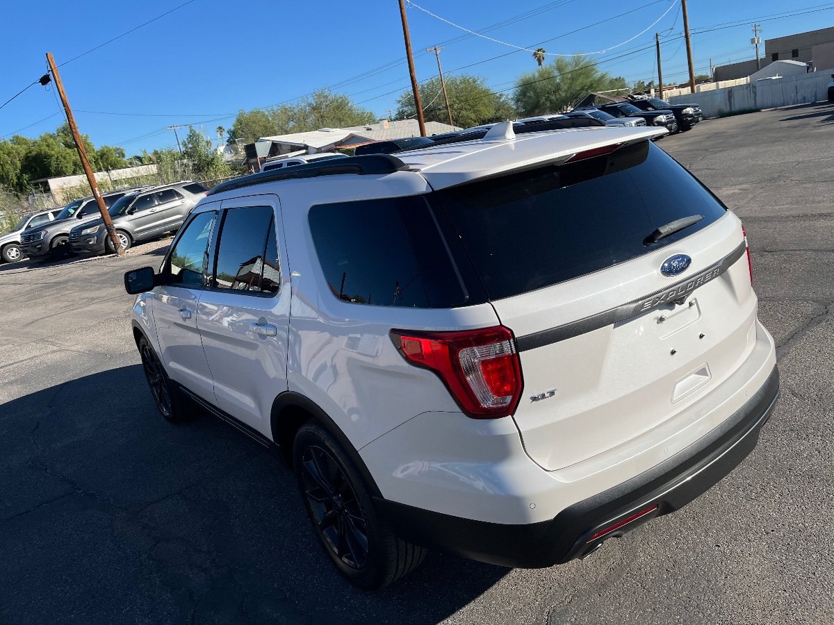 Used 2017 Ford Explorer XLT w/ Equipment Group 202A FWD image 54