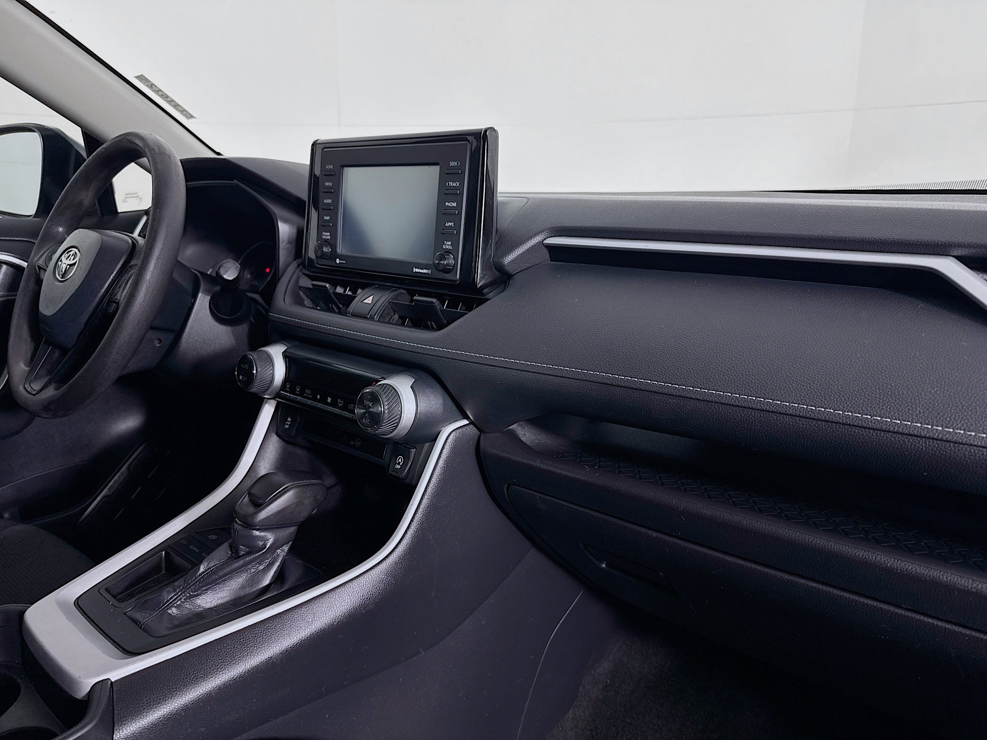 Used 2021 Toyota RAV4 XLE image 29