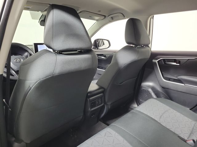Used 2025 Toyota RAV4 XLE FWD image 11