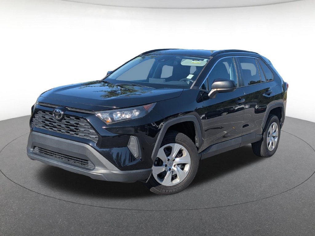 Used 2021 Toyota RAV4 LE FWD image 1