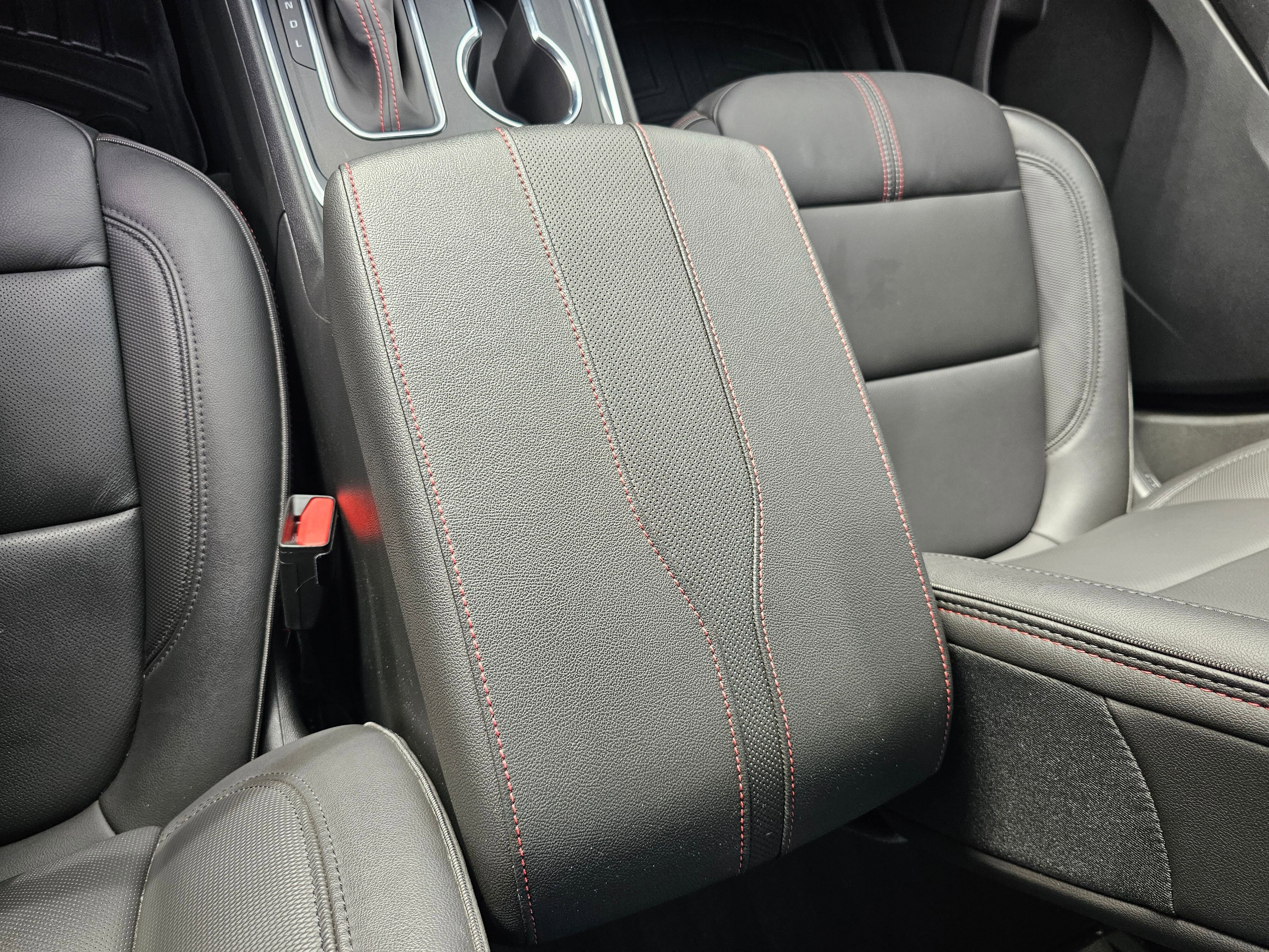 Used 2023 Chevrolet Traverse RS image 56