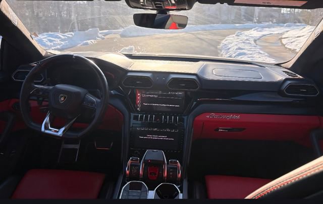 Used 2022 Lamborghini Urus image 12