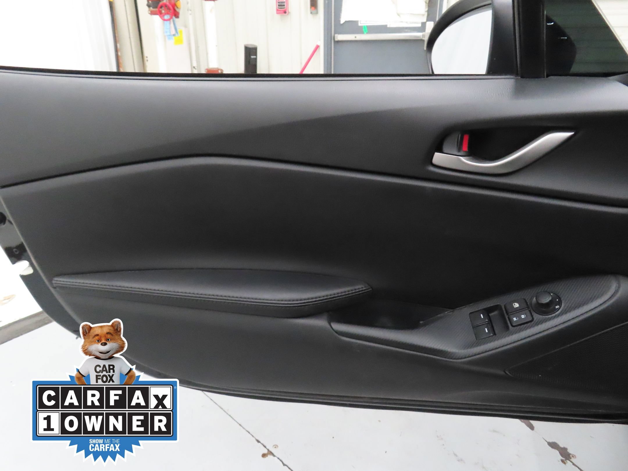 Used 2024 MAZDA MX-5 Miata Sport RWD image 10