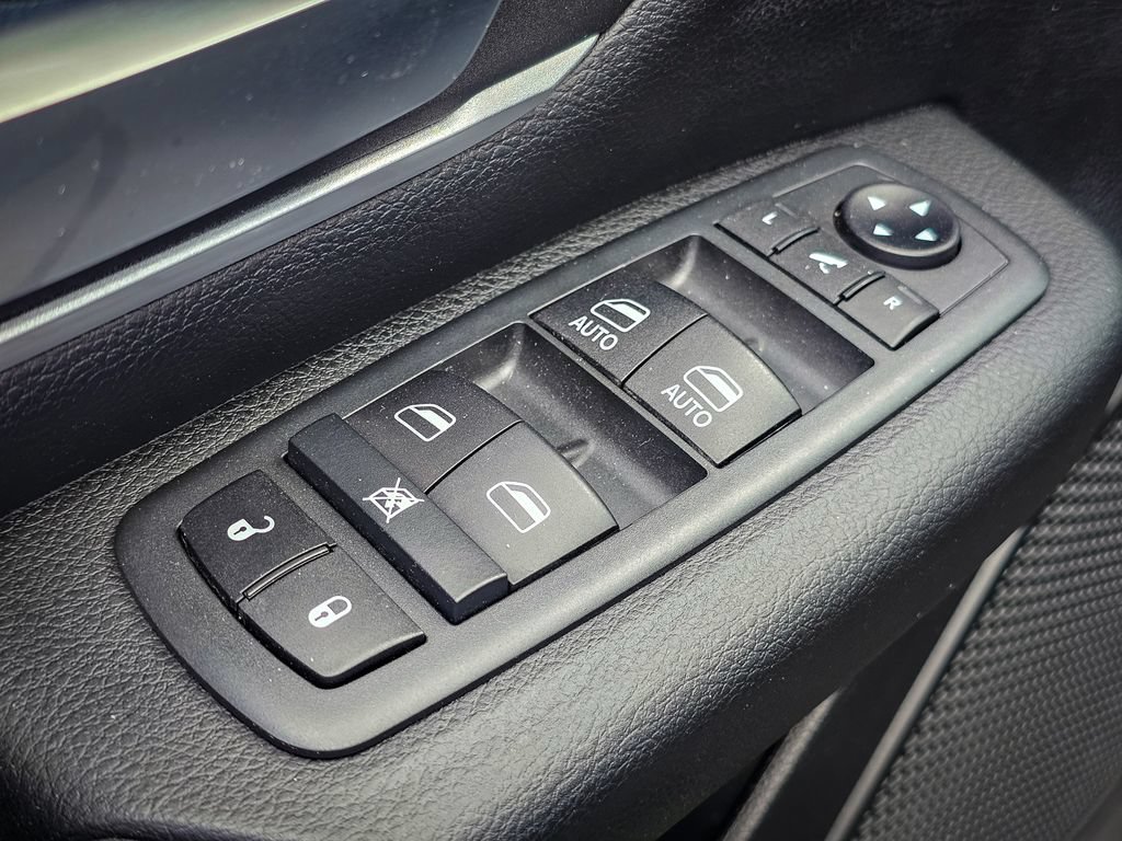 Used 2020 RAM 1500 Big Horn AWD/4WD image 11