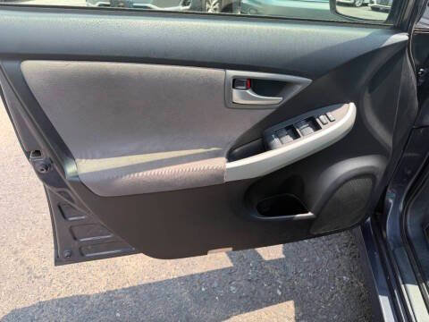 Used 2014 Toyota Prius Two FWD image 17