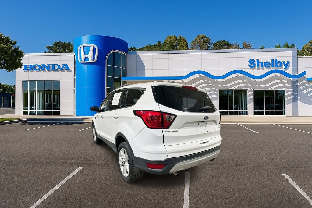 Used 2019 Ford Escape SE image 6