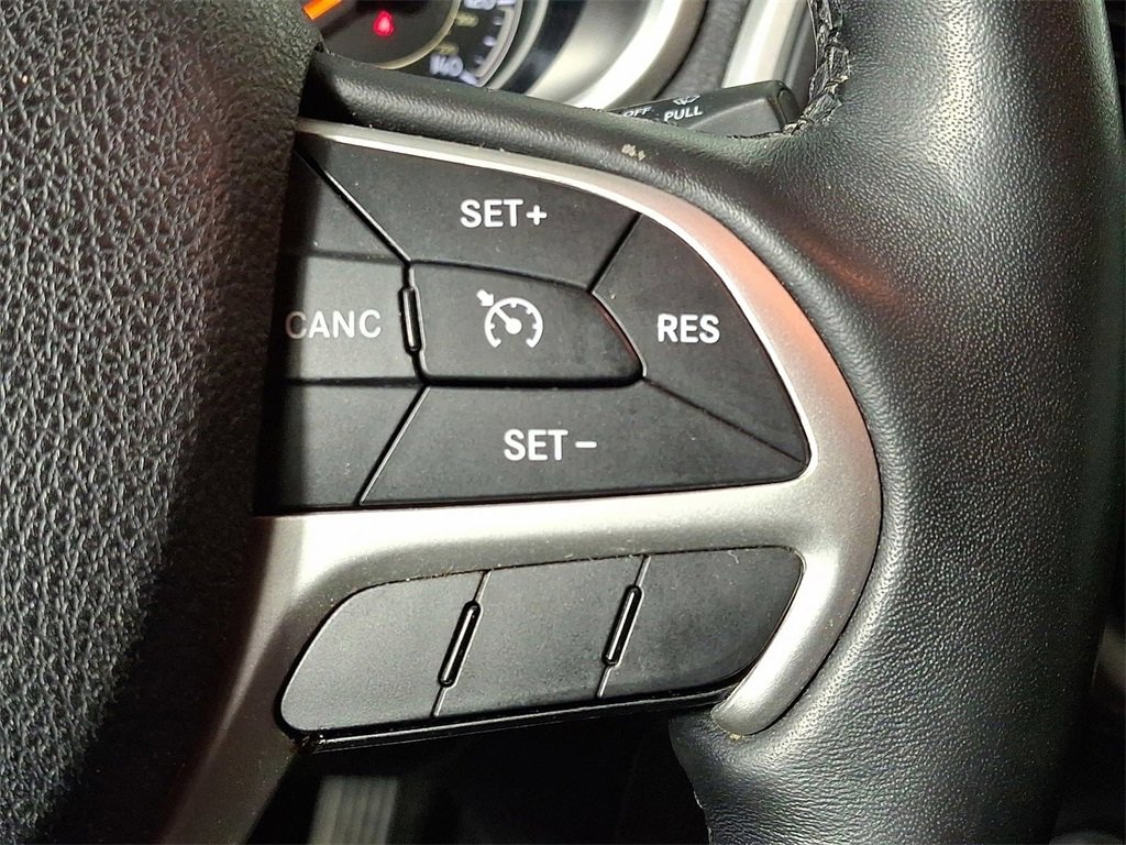 Used 2015 Jeep Cherokee Trailhawk w/ Cold Weather Group image 23