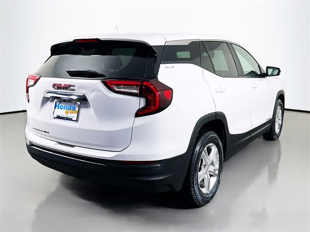 Used 2024 GMC Terrain SLE image 8